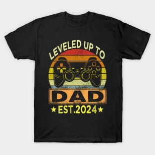 leveled up to dad est 2024 T-Shirt